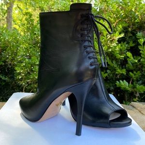Black Peep toe Booties Lace up Vanya 8.5